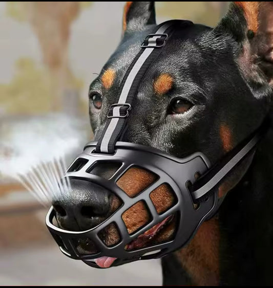 Adjustable Dog Muzzle Anti-Biting Dog Mouth Cover With Reflective Strip Can Drink Water Breathable Plastic